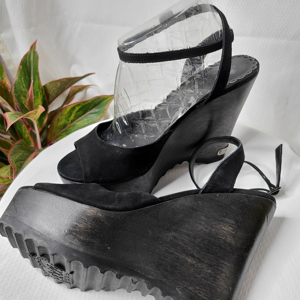 Juicy couture Black leather wedge Sandal